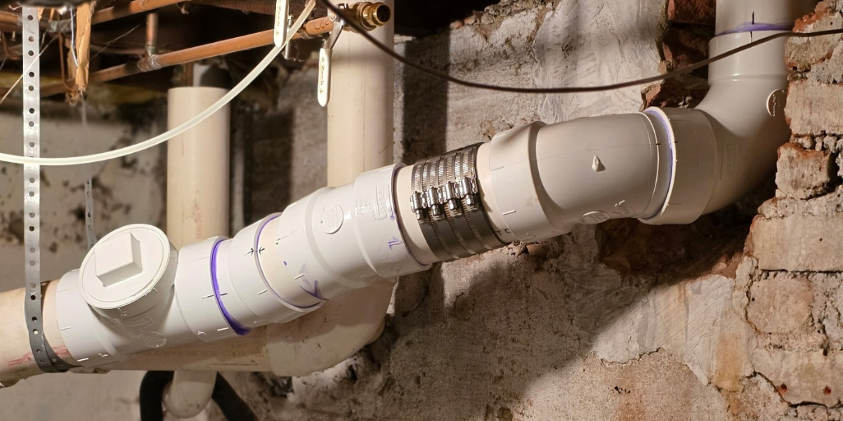 Read more about the article How to Tell If a Leak Is Ceiling Condensation or a Hidden Pipe Break